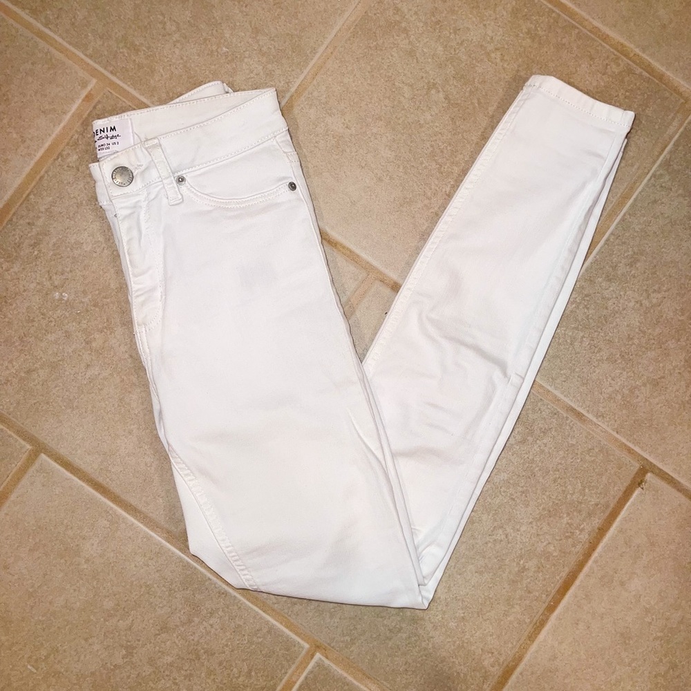 WHITE SKINNY JEANS 🤍